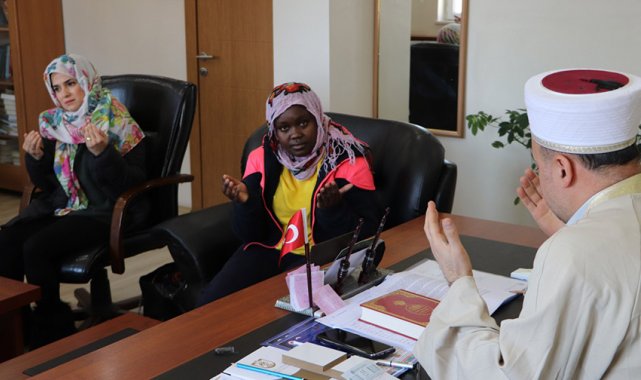 Ugandalı Namubıru, Müslüman oldu