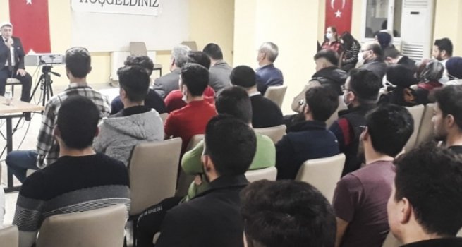 Üniversite öğrencileri Mevlana'yı andı
