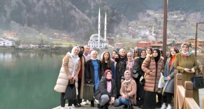 Üniversite öğrencileri Uzungöl gezisinde buluştu