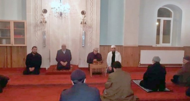 Uzundere'de önden gidenlere vefa