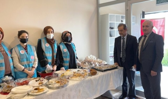 Yetimler yararına kermes düzenlendi