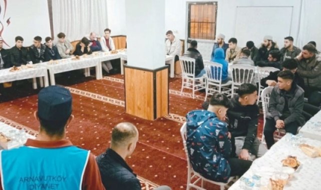 Arnavutköy'de gençler sahurda buluştu