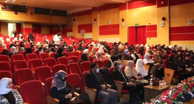 Bahçelievler'de göçmenlere yönelik konferans