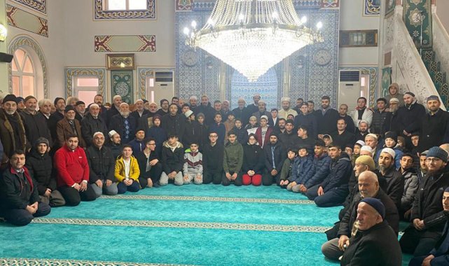 Beykoz'da gençler sabah namazında buluştu