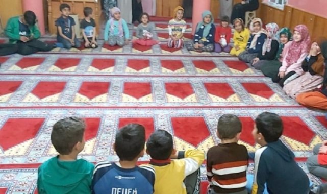 Çocuklar camide buluştu