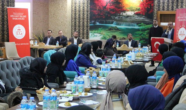 Eleşkirt’te gençler iftarda buluştu