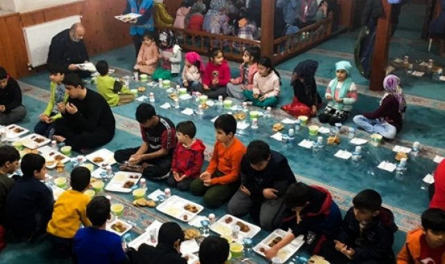 Fatih'te minikler iftarda buluştu