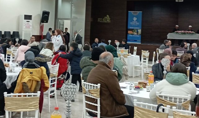 Gediz'de depremzede aileler iftarda buluştu