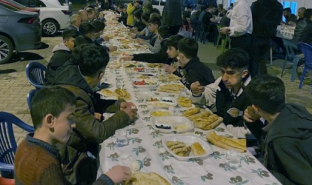 Gençler sahurda buluştu