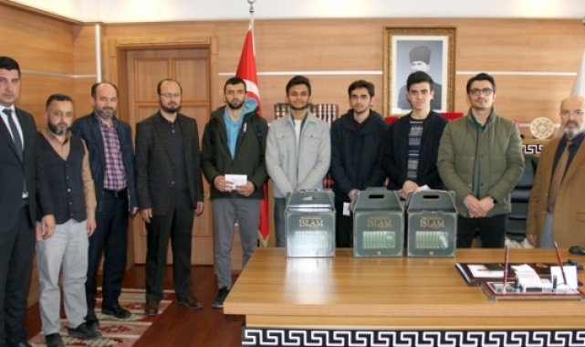 İslam Yarışması'nda dereceye girenler ödüllendirildi