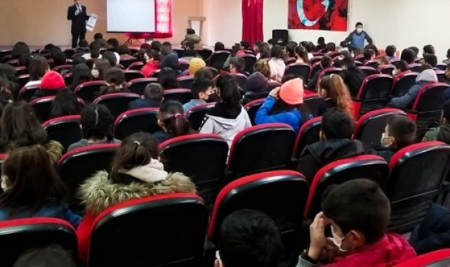 Hanak'ta 'Çanakkale Ruhu' temalı yarışmalar tanıtıldı