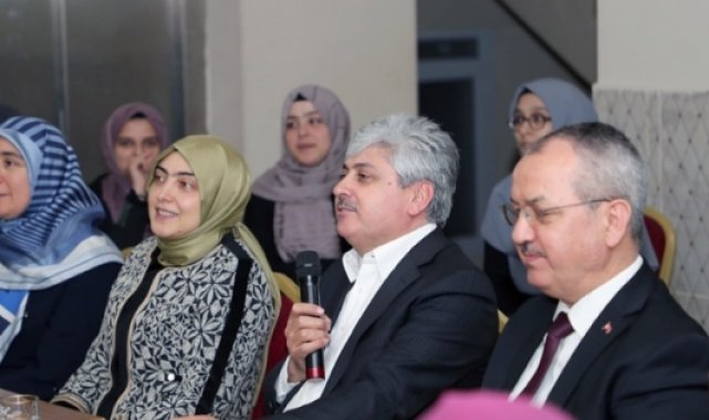 Hatay Valisi hafızlarla iftar sofrasında buluştu