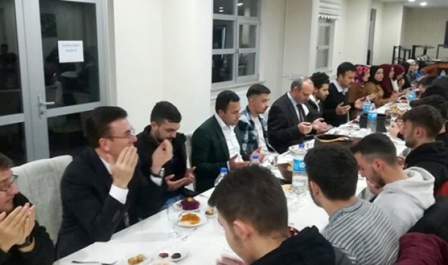 Kaymakam Uzan üniversite öğrencileriyle iftar yaptı