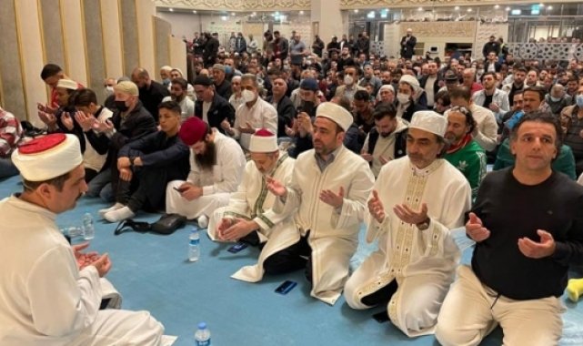 Köln DİTİB Merkez Camii’nde Kadir Gecesi dualarla idrak edildi
