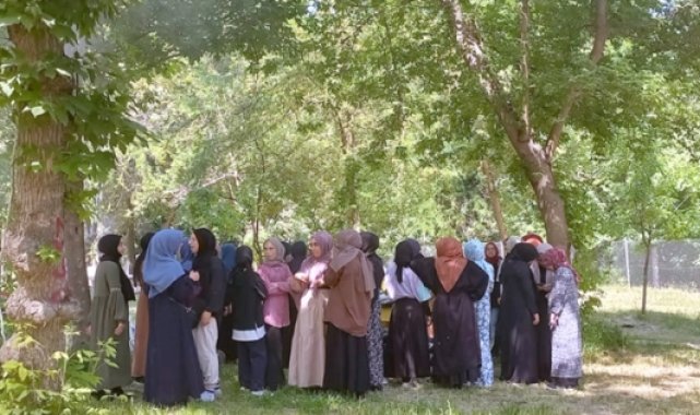 Kur'an kursu öğrencileri piknikte buluştu