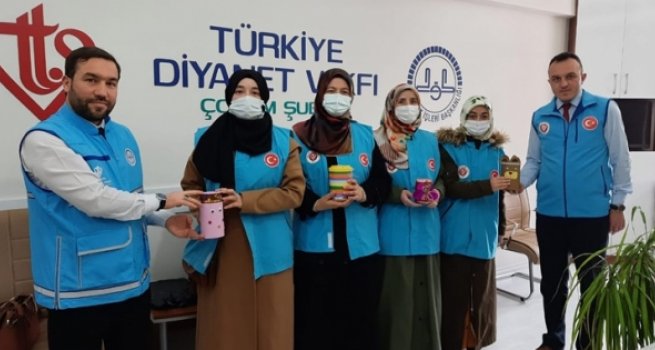 Kur'an kursuna anlamlı bağış