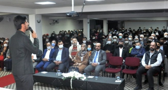 Lise öğrencilerine yönelik konferans