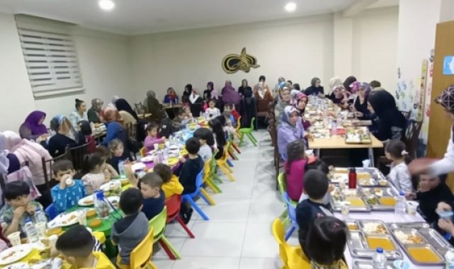Minik öğrencilere yönelik iftar