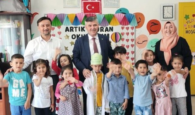Minikler Kur'an'a geçmenin sevincini yaşadı