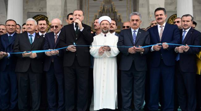 Melike Hatun Camii dualarla ibadete açıldı