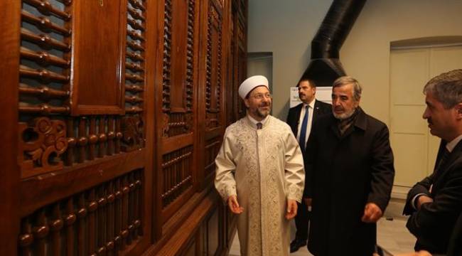 Başkan Erbaş  Bab-ı Meşihat Arşivi'ni gezdi.