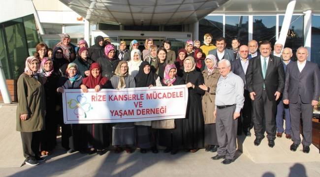Rize'de 30 Kanser Hastası Umreye Gönderiliyor