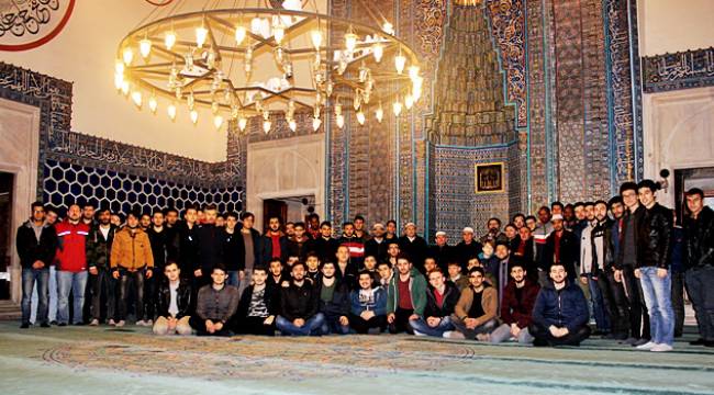 Bursa Yıldırım tarihi Yeşil Camide Sabah Namazı Buluşması