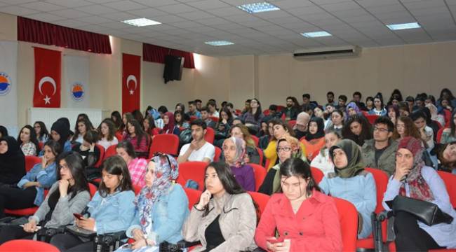 İl Müftüsü Çelik Üniversite Öğrencileri İle Buluştu