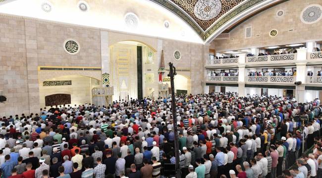 Kadir Gecesi tüm yurtta dualarla idrak edildi