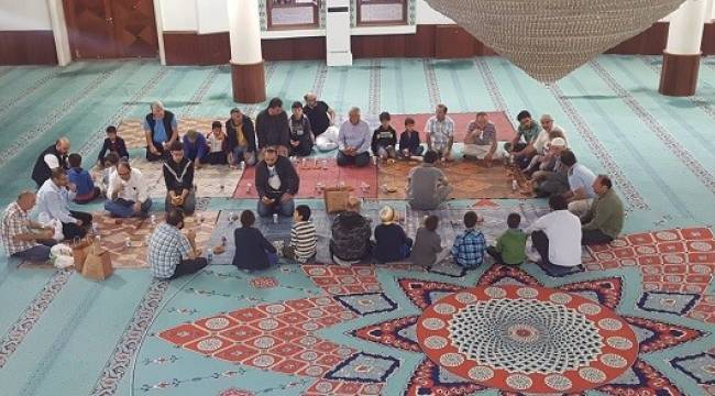 Müftü AÇARİ Sabah Namazında Çocuklarla Buluştu
