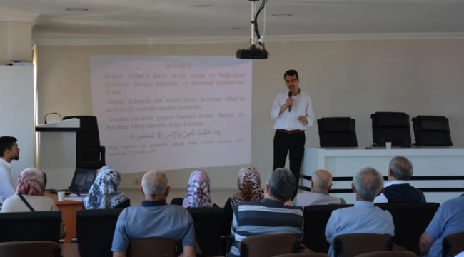 Sinop’lu Hacı Adayları, Hacca Hazırlık Seminerindeler
