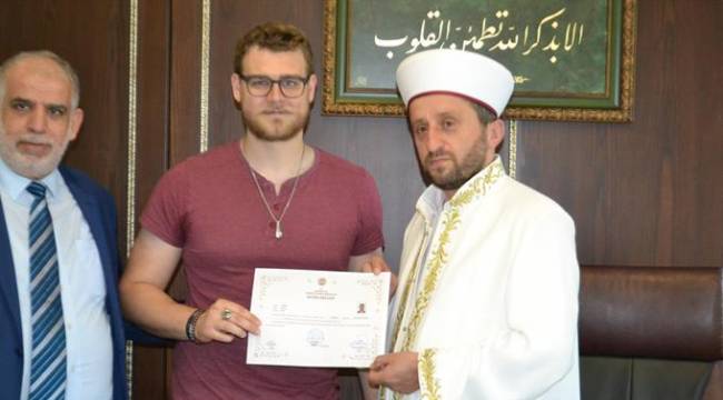 Amerikalı Tyler Owen İslâm'ı Seçti