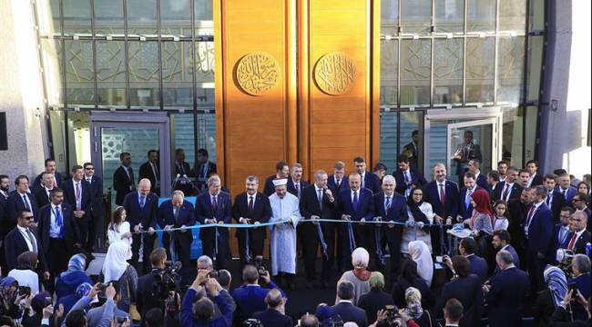 DİTİB Köln Merkez Camii dualarla açıldı