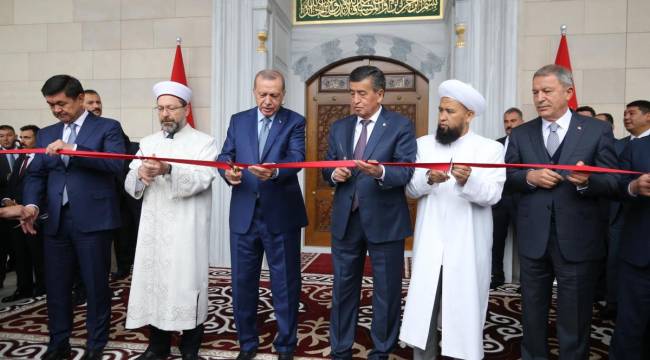 İmam Serahsi Camii dualarla ibadete açıldı