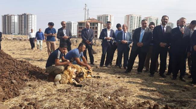 Diyarbakır da Kayseri Minikler Kuran Kursu Temeli Atıldı.