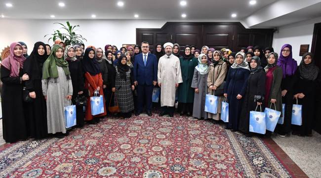 ERBAŞ,Hafızlık yapan üniversite öğrencilerini kabul etti.