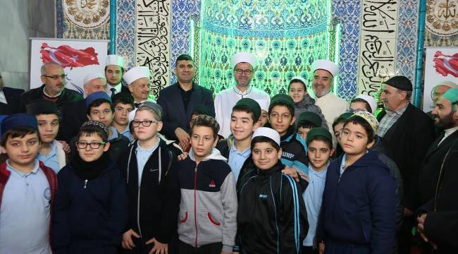 Ramazan Muslu, sabah namazında gençlerle buluştu
