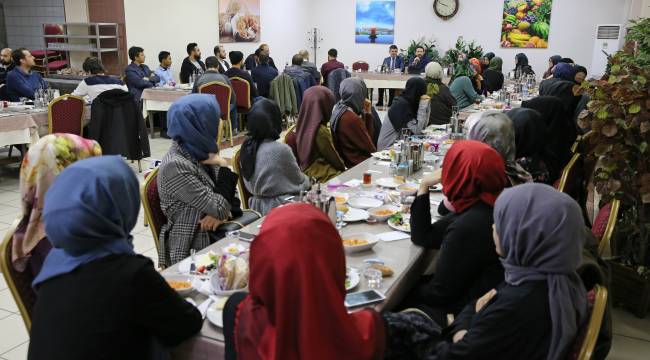 TDV burslusu öğrenciler kahvaltıda bir araya geldi