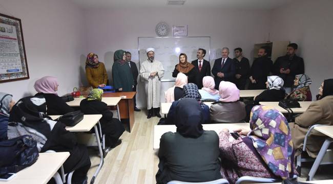 Başkan Erbaş, engelli kursiyerleri ziyaret etti