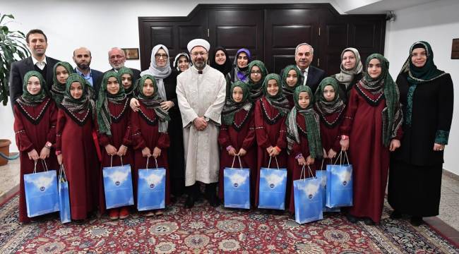 Ödüllü Hafızlardan Diyanet’e ziyaret