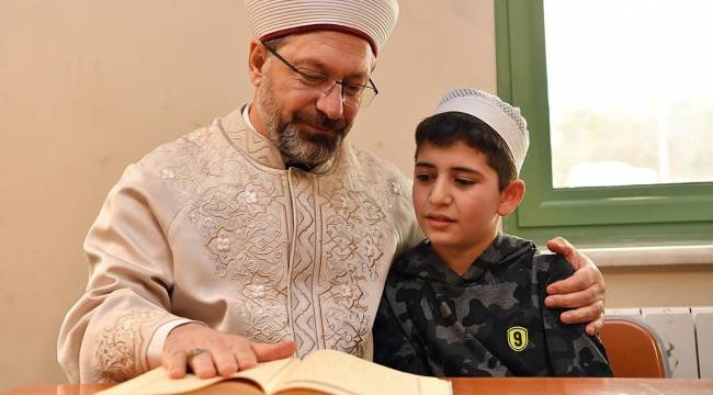 Diyanet İşleri Başkanı Erbaş, Kur’an kursunun açılışını yaptı