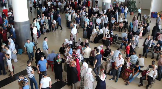 Adıyaman da Hacı adayları kutsal topraklara uğurlandı