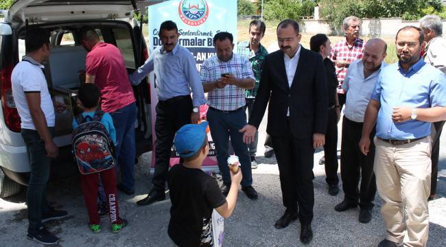Tosya'da Kursa katılan öğrencilere dondurma ikramı