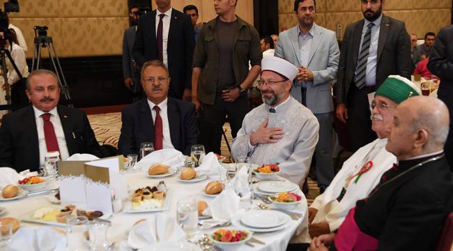 Başkan Erbaş,“Geleneksel Muharrem İftarı”na katıldı.