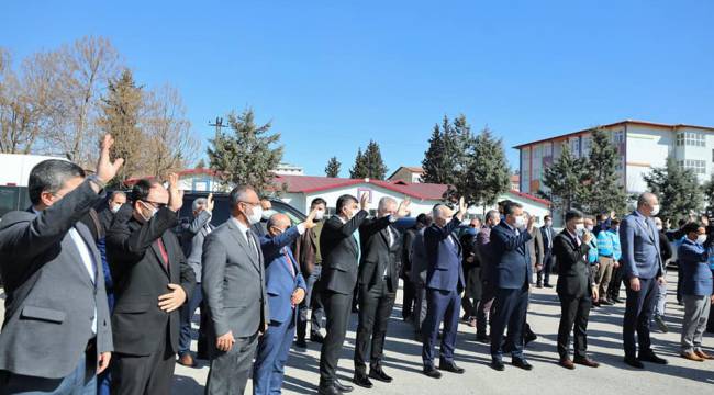 "Yolun İyilik Olsun" Yardım Tırları Dualarla Uğurlandı