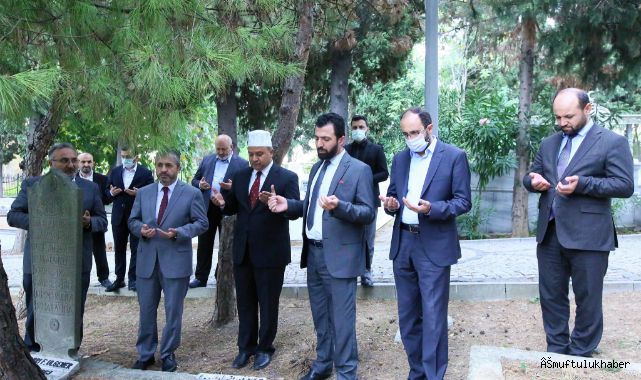 Eski İl Müftüleri Kabirleri Başında Dualarla Anıldı 