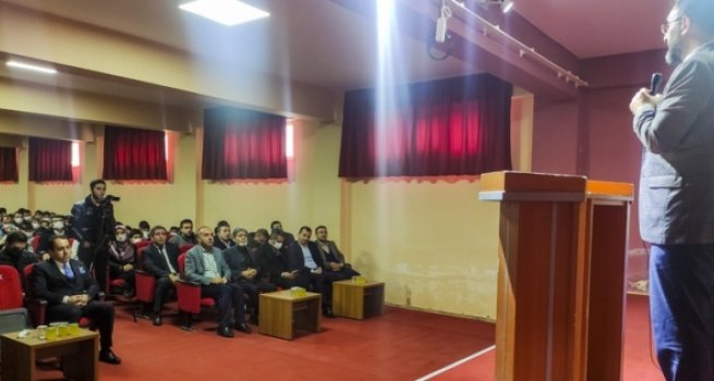 Bizim için en önemli şahsiyet Hz. Muhammed'dir