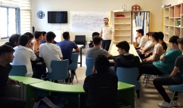 Müftülük gençlerin sorularını yanıtladı