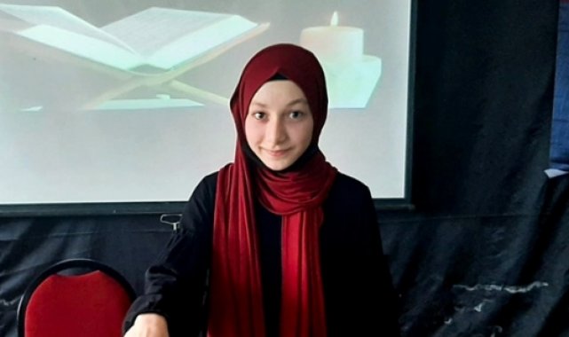 Örgün eğitimle birlikte hafız oldu