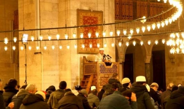 Ramazan ayının müjdecisi Berat Gecesi, Şehzadebaşı Camii’nde idrak edildi